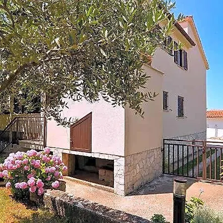 1174 Hotel Pola