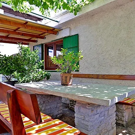 1174 Hotel Pula